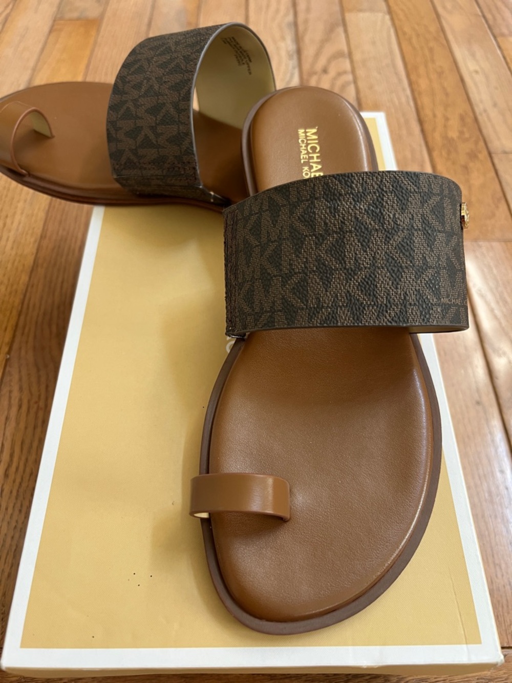 Michael Kors Women's Jilly Thong Flat Sandals